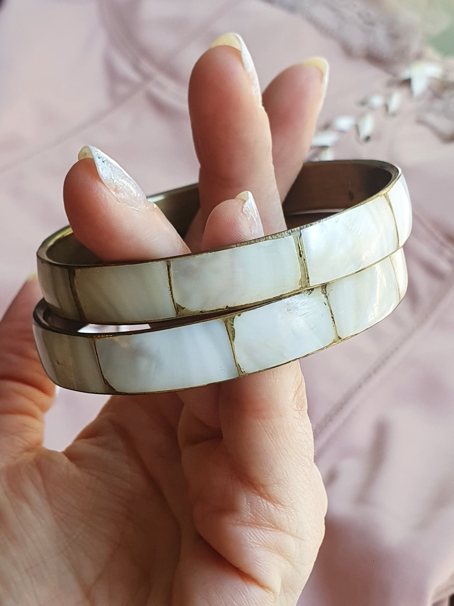 Brass and nacre pair of bangle vintage bracelets